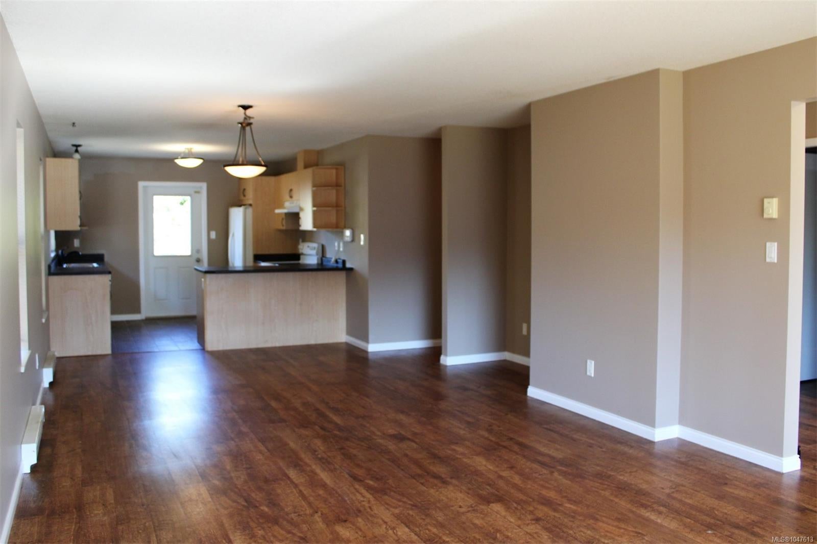 3381 Coniston Cres