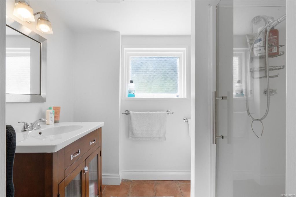 listing image 16045601044810651812