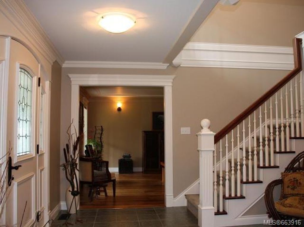 listing image 16042056711038045048