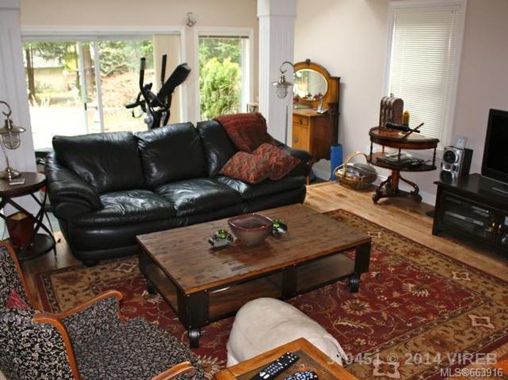 listing image 16043637261469584458