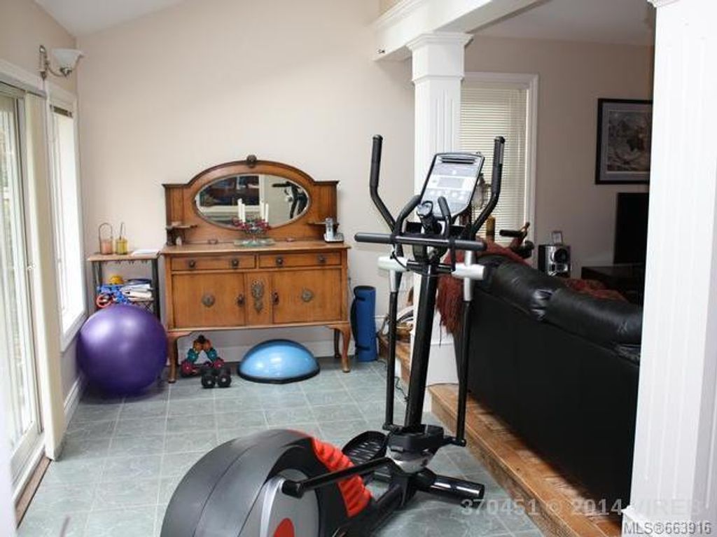 listing image 16045278217525052061