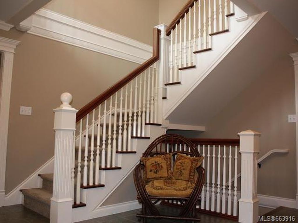 listing image 16041410935763629792