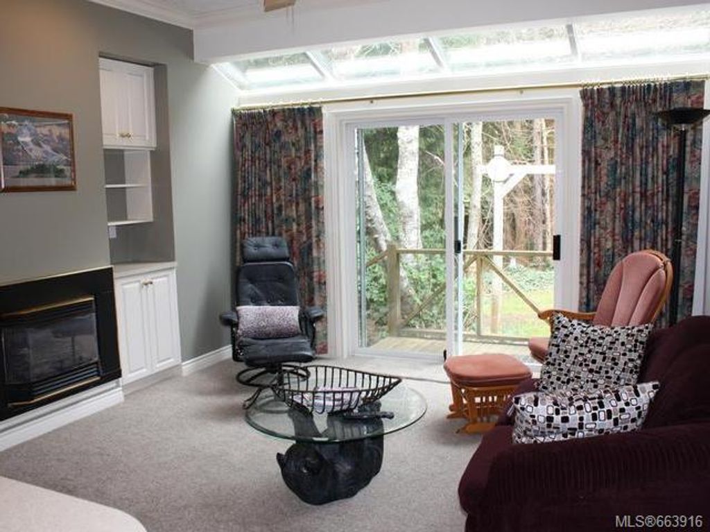 listing image 16044342619079272980