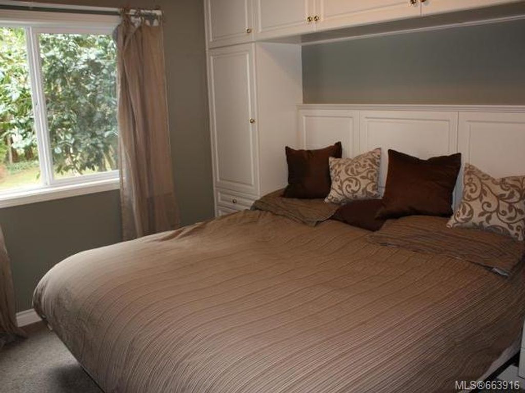 listing image 16042098441122425050