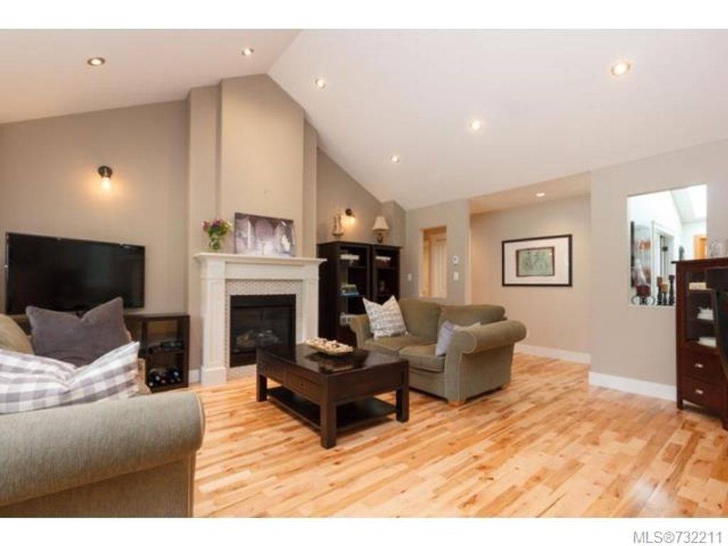 listing image 16047468150809290805