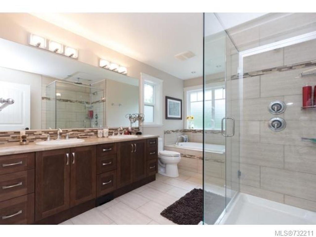 listing image 16047361423866713369