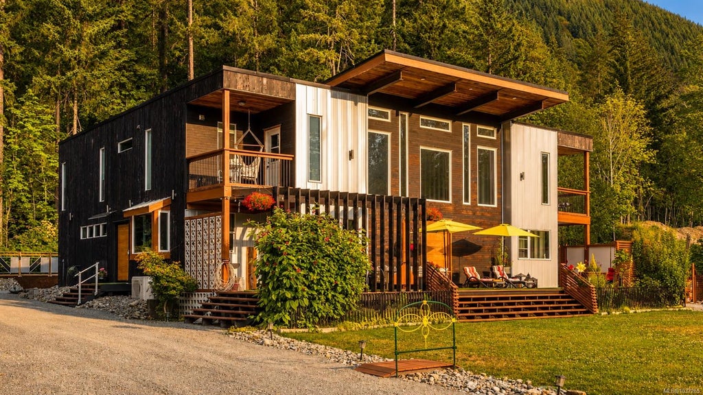 9949 SWORDFERN WAY, YOUBOU, BC V0R 3E1 - Image 2611252585.jpeg?d=l