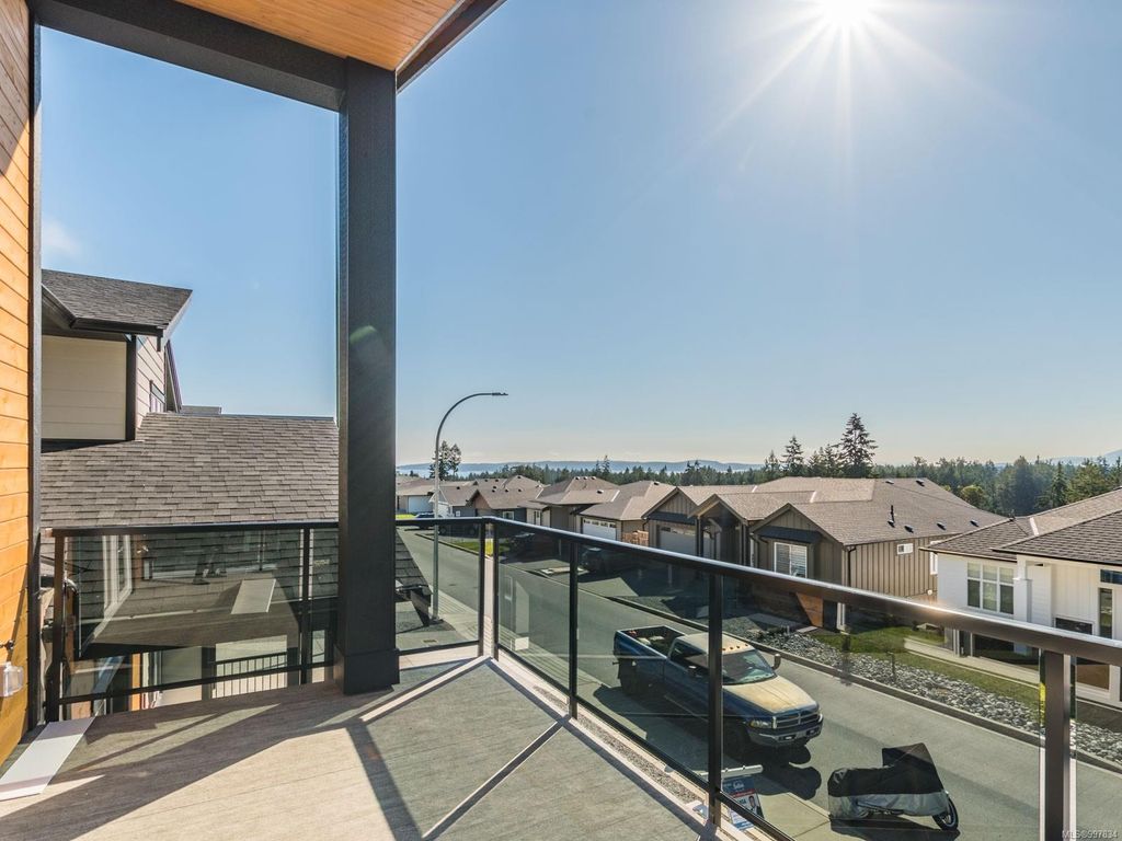 listing image 16041858028815382391