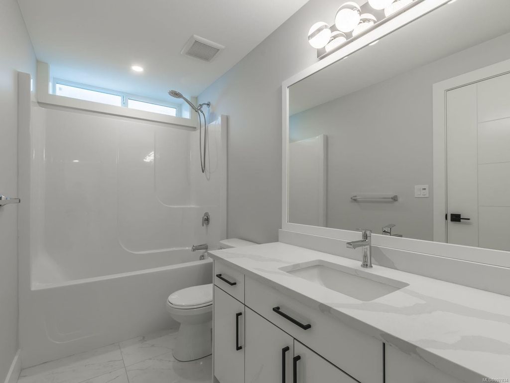listing image 16041048868922038412