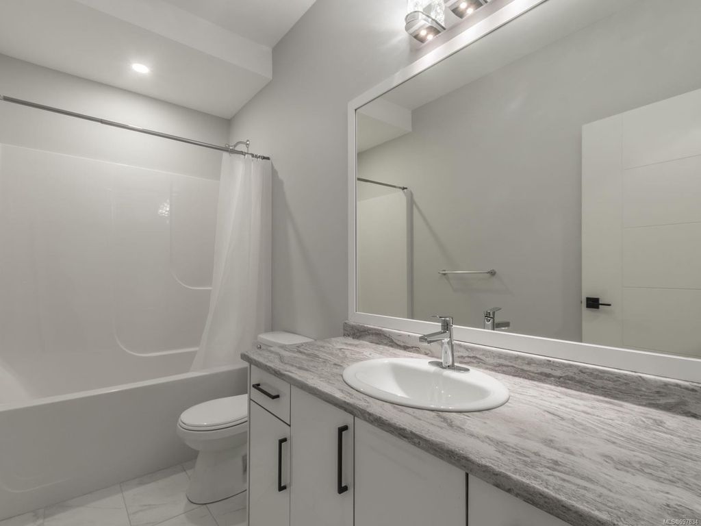 listing image 16045474306933184077