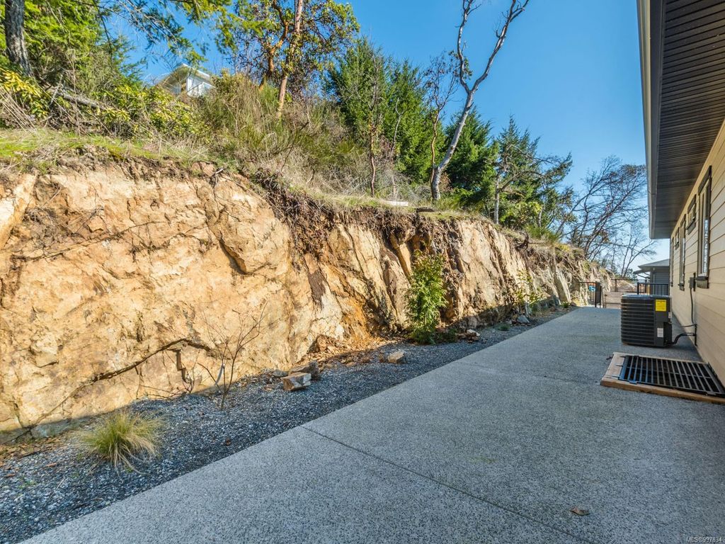 listing image 16046586358229277154