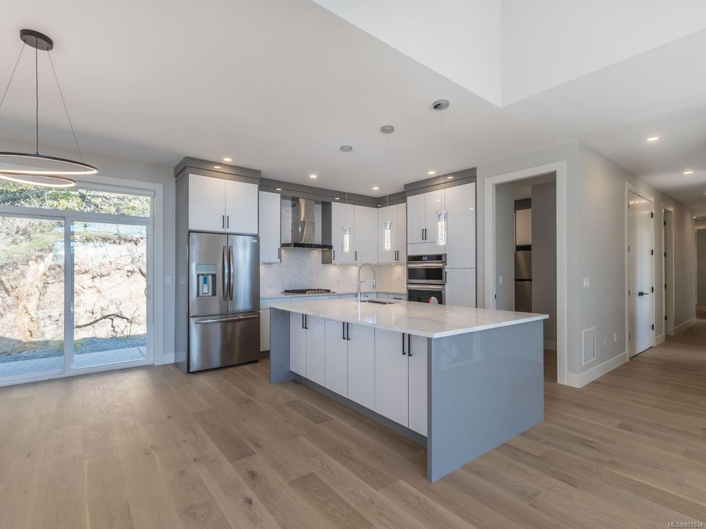 listing image 16043820897655387525