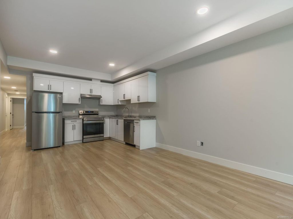 listing image 16043315731818728888