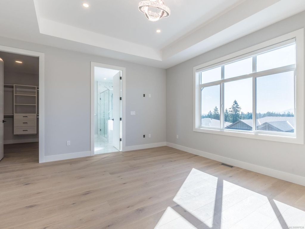 listing image 16046175295346131715