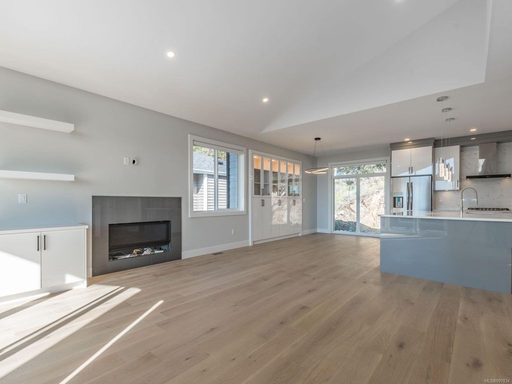listing image 16046203004453511695