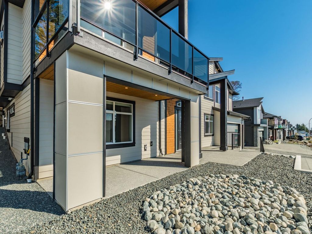 listing image 16047680610769342530