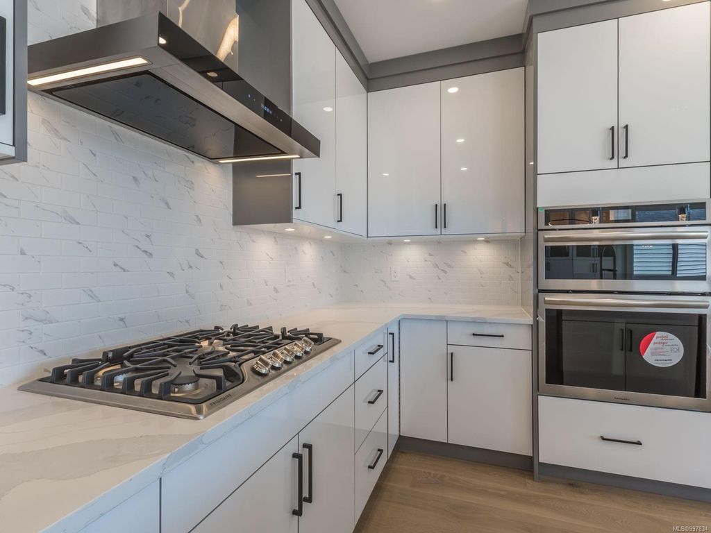 listing image 16045733070229062939