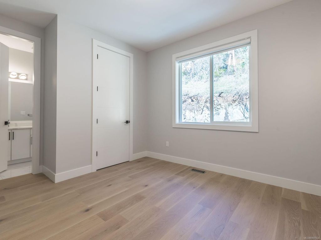 listing image 16042950710909199699