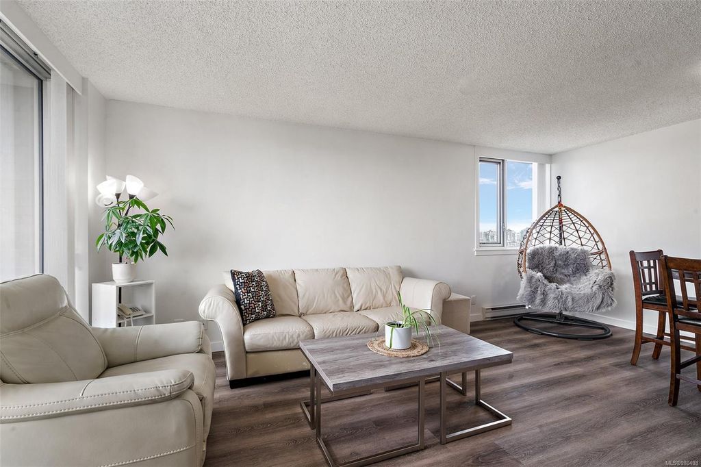 listing image 16042461133675508578