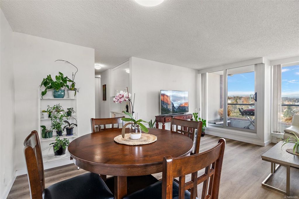 listing image 16049059118662215091