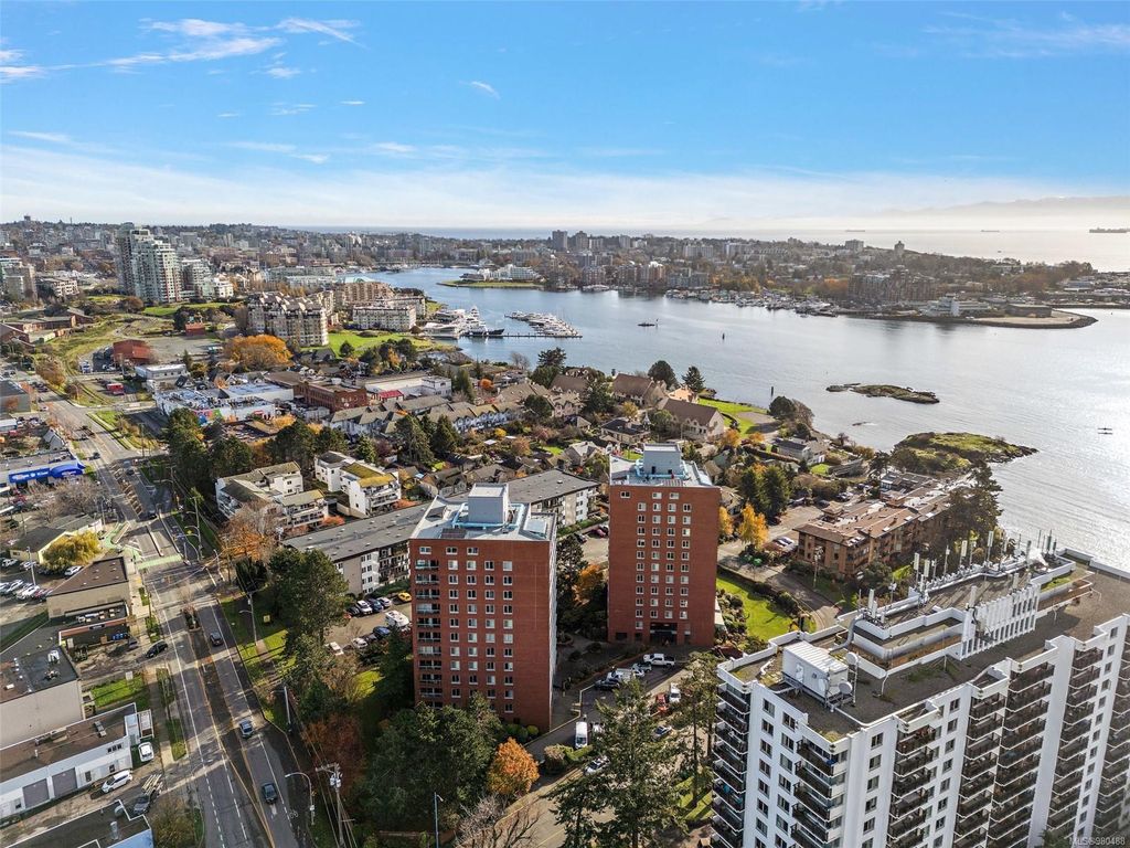 listing image 16044855948645454851
