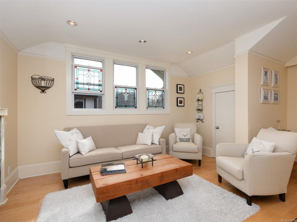 listing image 16048426969346070971