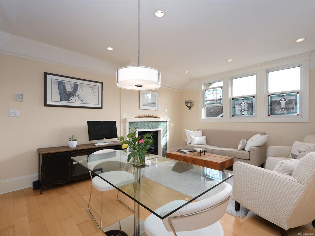 listing image 16040216934354124791