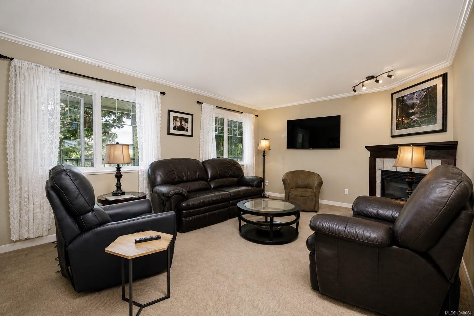 2400 Stirling Cres