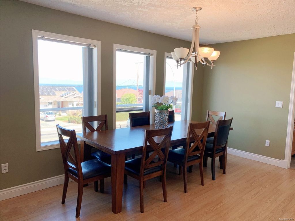 listing image 16042418890630290572