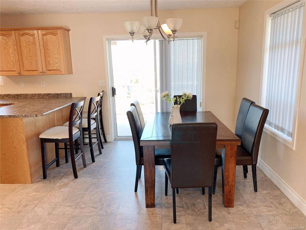 listing image 16049180015048255063
