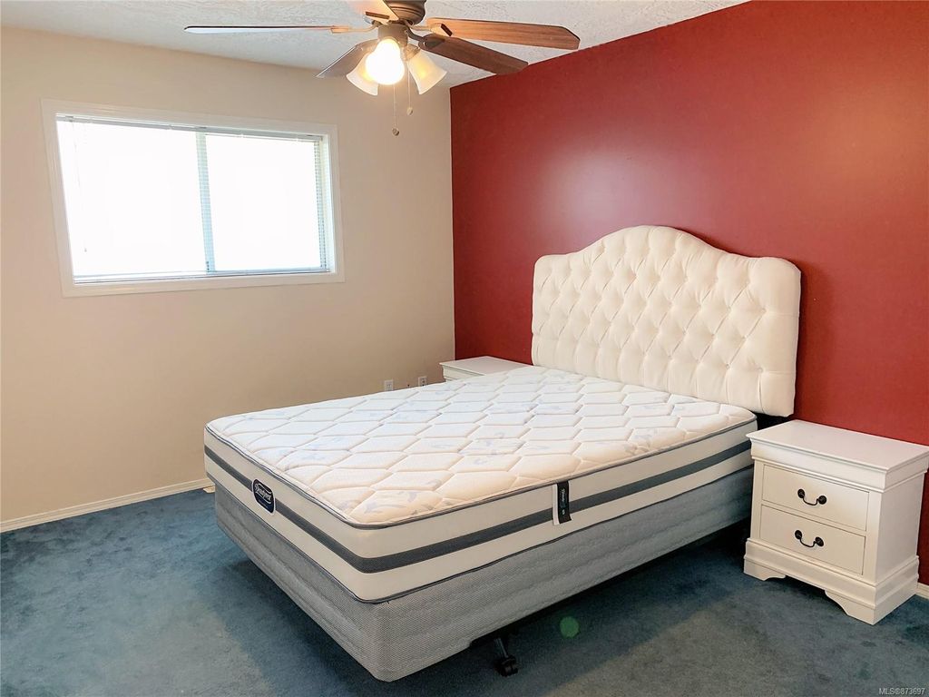 listing image 16046097379000089198