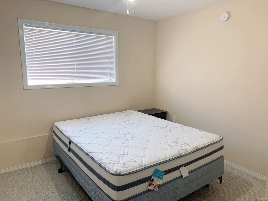 listing image 16045116155960672518