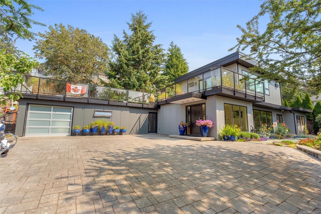 931 LAKEVIEW AVE, SAANICH, BC V8X 3H7 - Image 1295886622.jpeg?d=l