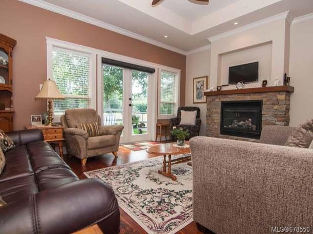 listing image 16045971534633302663