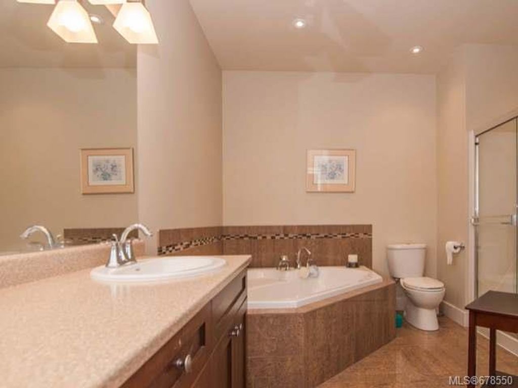 listing image 16042521206668403679