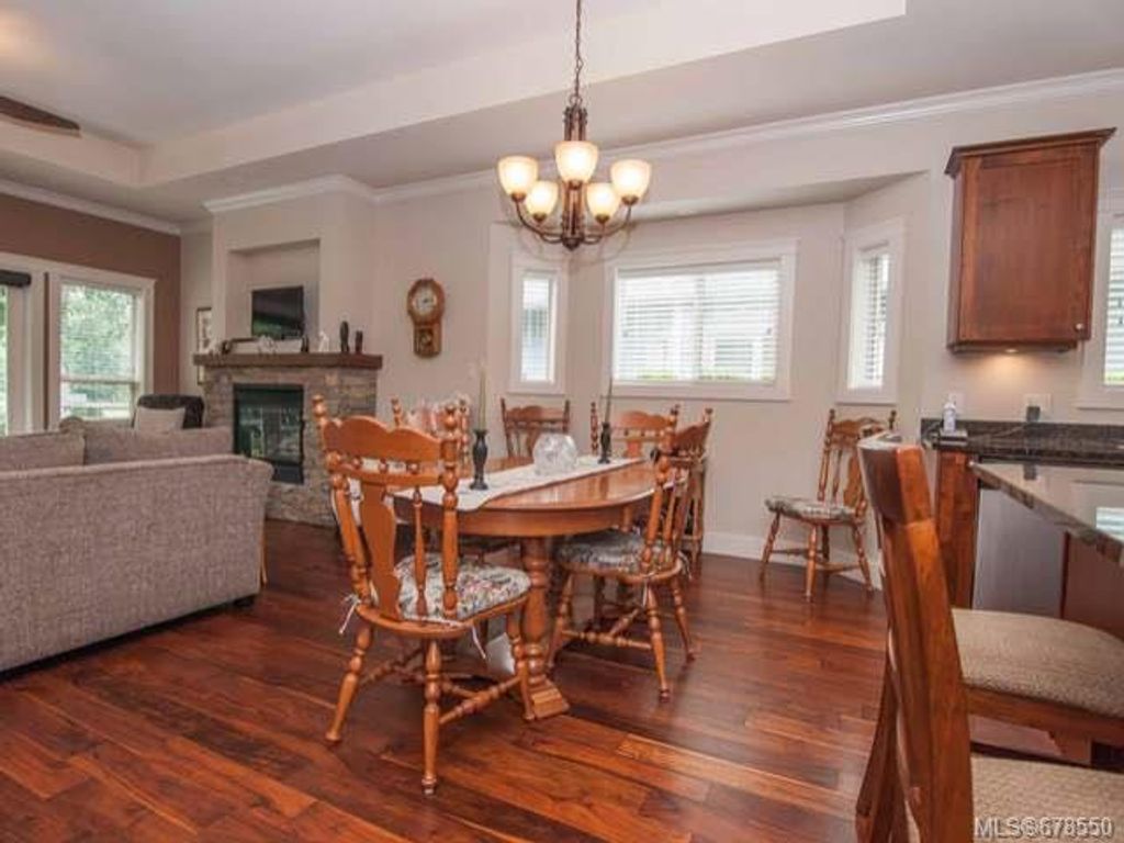 listing image 16043963560979830860