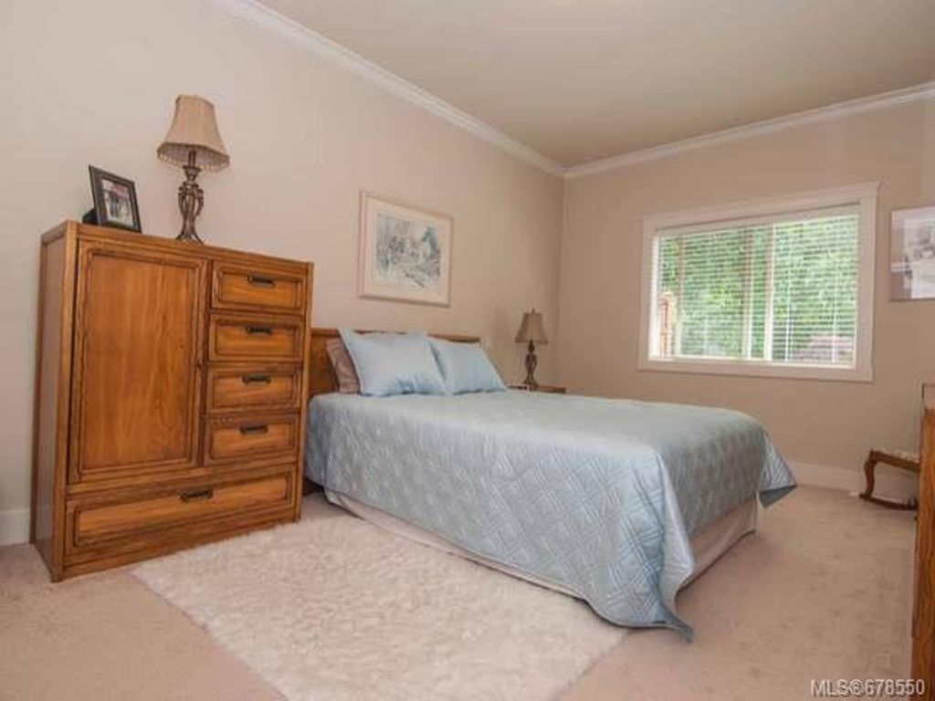 listing image 16042341346456921611