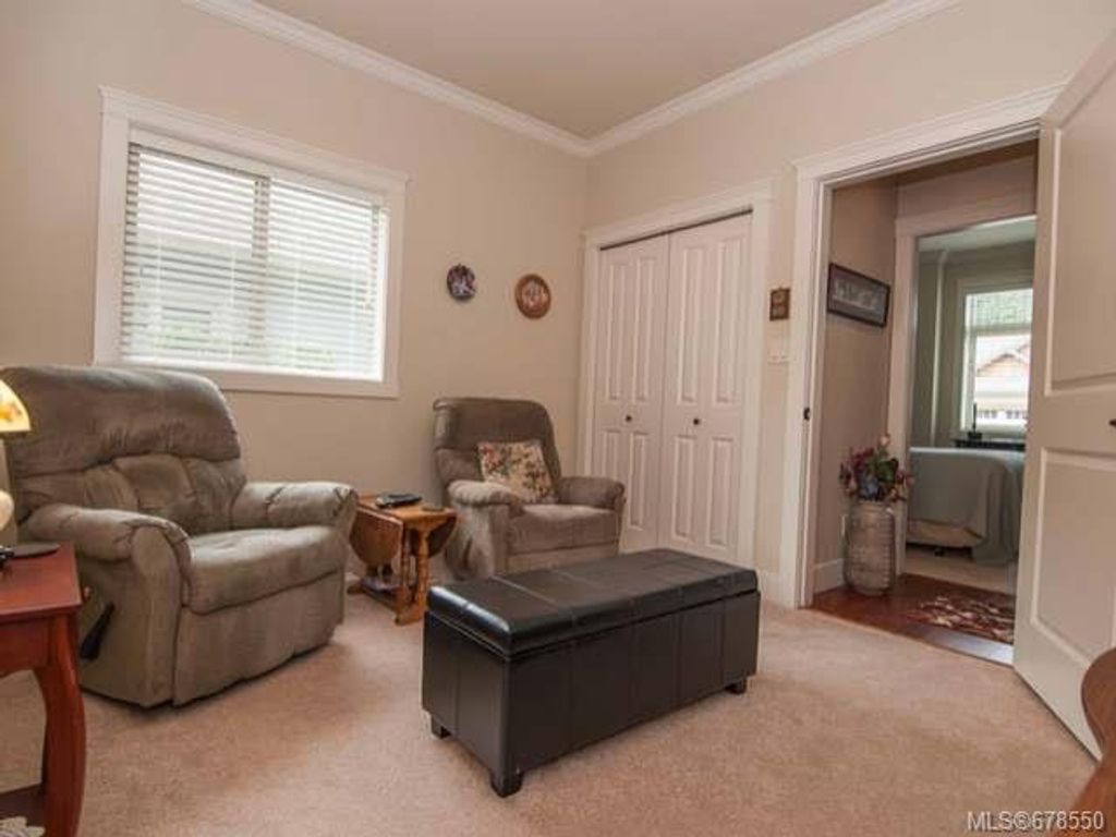 listing image 16042537934755604906