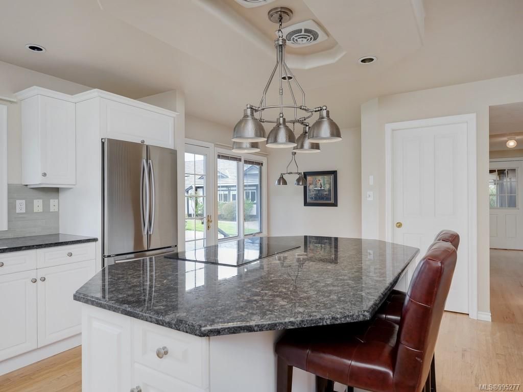 listing image 16041425886496845873
