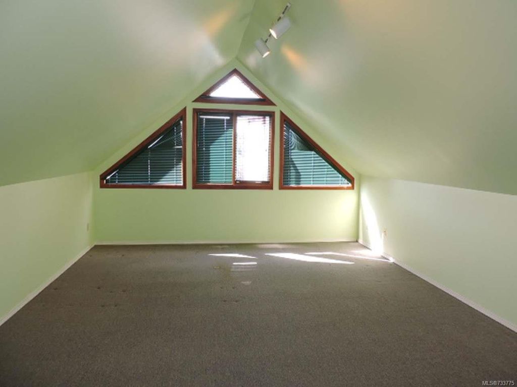 listing image 16041254165869107152