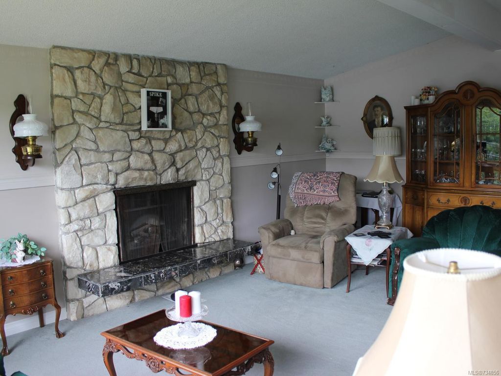 listing image 16049341557748544428