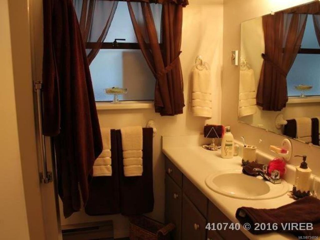 listing image 16047224103872378357