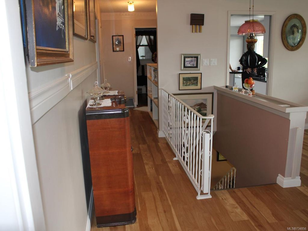 listing image 16047605693483002019