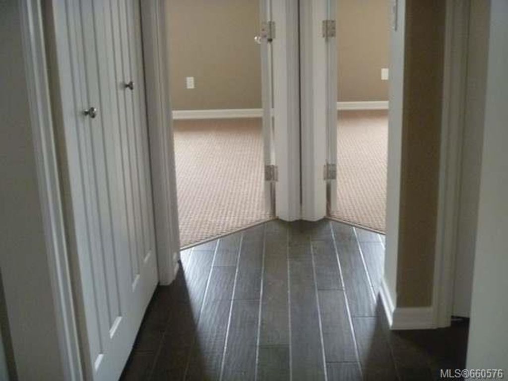 listing image 16045817116495051523