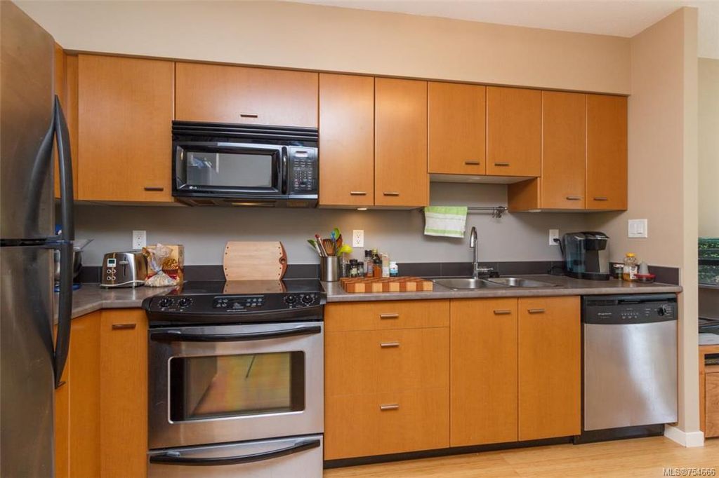 listing image 16047303577491186219