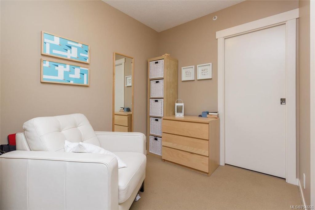 listing image 16048799975361484744