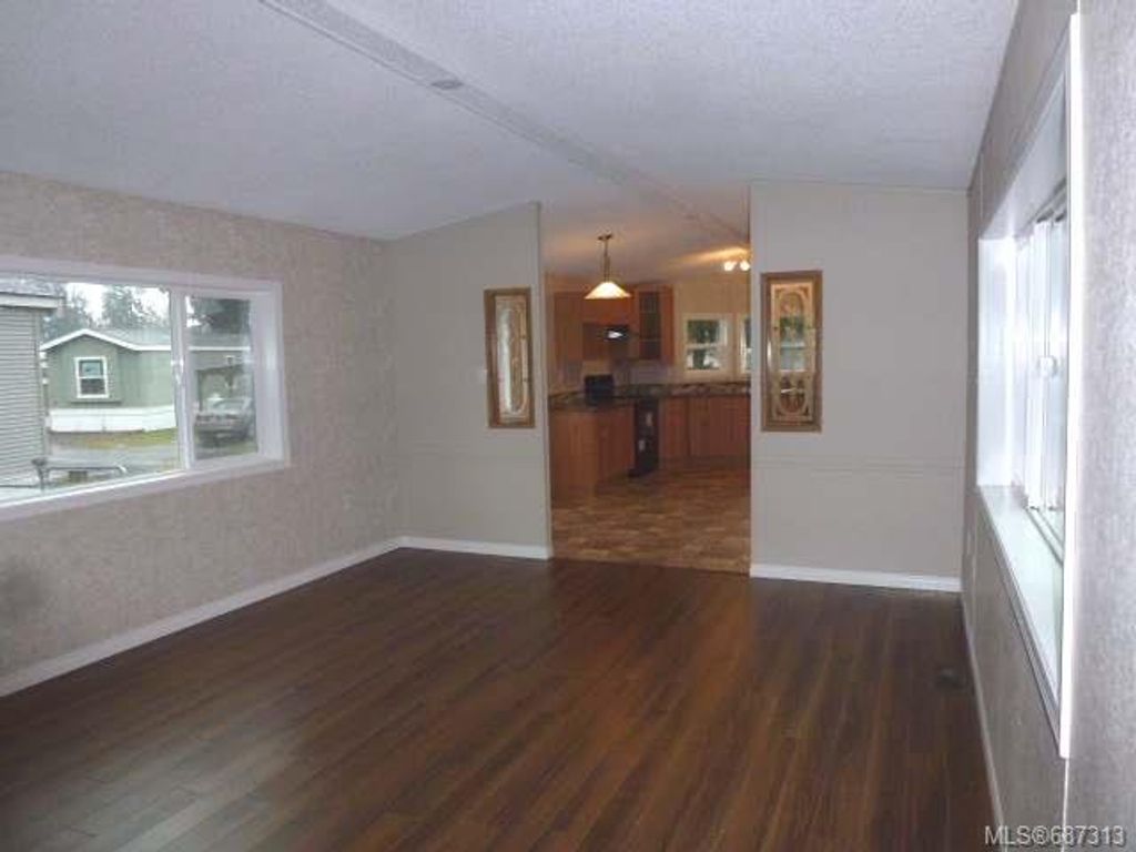 listing image 16042749760721556917