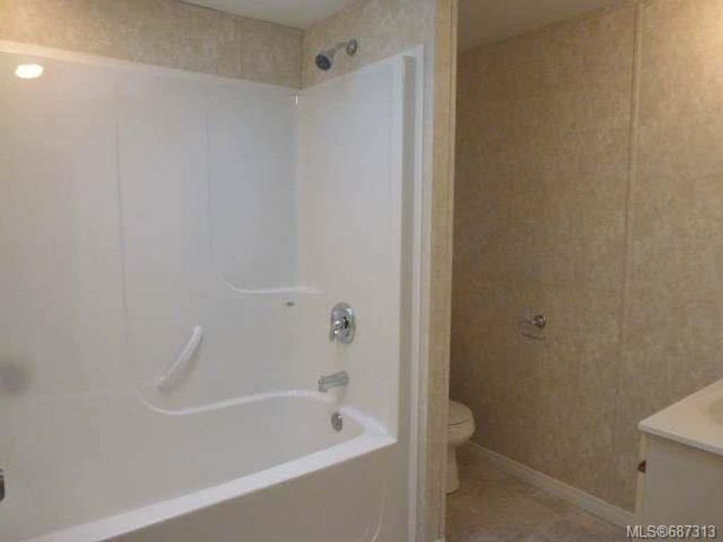 listing image 16046173166360396028