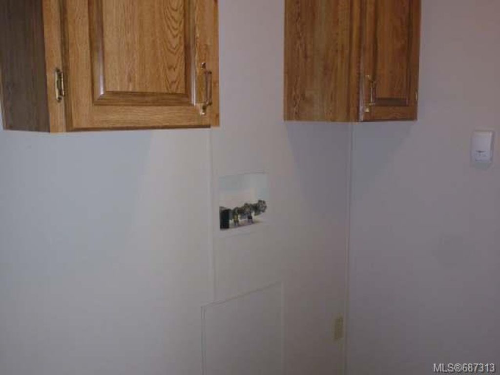 listing image 16040440698791669440