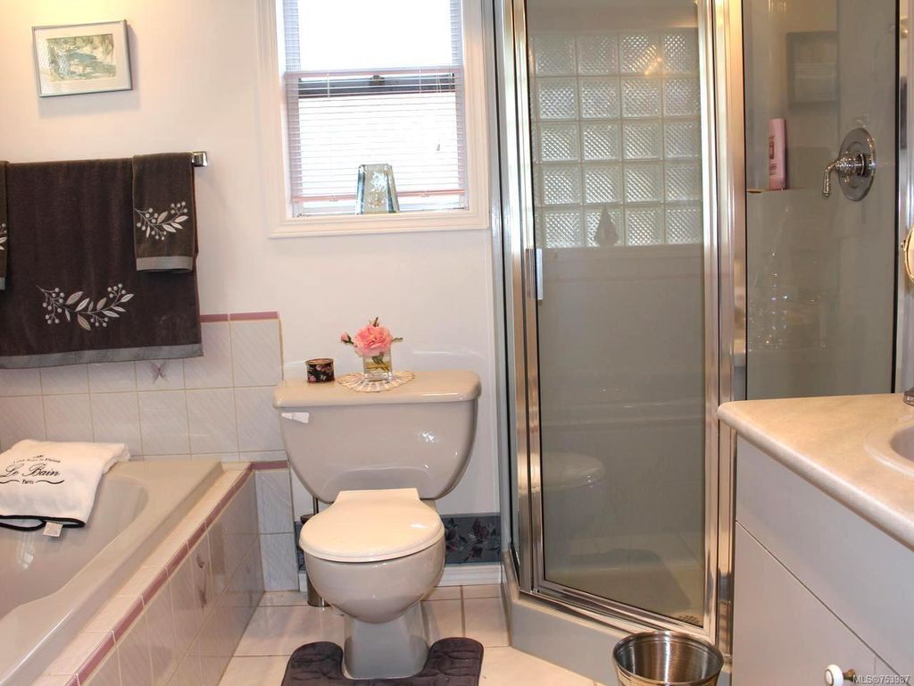 listing image 16044382582186317001